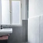Alfa 4 Zimmer-apartment Bei Stuttgart Zentral 5 Betten L Bad Kueche Wlan Wm L Langzeitaufenthalte L Bath Kitchen 5 Beds Wifi Wm L Long * Kornwestheim