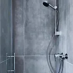 Alfa 4 Zimmer-apartment Bei Stuttgart Zentral 5 Betten L Bad Kueche Wlan Wm L Langzeitaufenthalte L Bath Kitchen 5 Beds Wifi Wm L Long * Kornwestheim