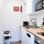 Apartament Alfa 4 Zimmer-apartment Bei Stuttgart Zentral 5 Betten L Bad Kueche Wlan Wm L Langzeitaufenthalte L Bath Kitchen 5 Beds Wifi Wm L Long Kornwestheim