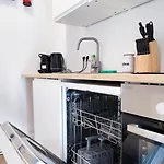 Apartament Alfa 4 Zimmer-apartment Bei Stuttgart Zentral 5 Betten L Bad Kueche Wlan Wm L Langzeitaufenthalte L Bath Kitchen 5 Beds Wifi Wm L Long Kornwestheim