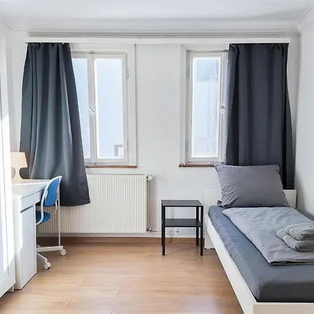 Alfa 4 Zimmer-apartment Bei Stuttgart Zentral 5 Betten L Bad Kueche Wlan Wm L Langzeitaufenthalte L Bath Kitchen 5 Beds Wifi Wm L Long Apartament