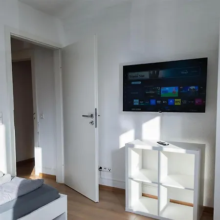 Apartament Alfa 4 Zimmer-apartment Bei Stuttgart Zentral 5 Betten L Bad Kueche Wlan Wm L Langzeitaufenthalte L Bath Kitchen 5 Beds Wifi Wm L Long Kornwestheim