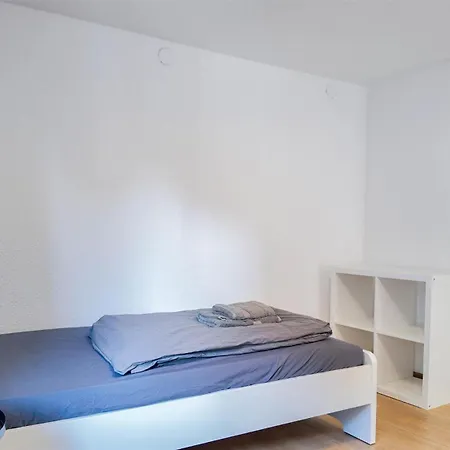 Alfa 4 Zimmer-apartment Bei Stuttgart Zentral 5 Betten L Bad Kueche Wlan Wm L Langzeitaufenthalte L Bath Kitchen 5 Beds Wifi Wm L Long Apartament