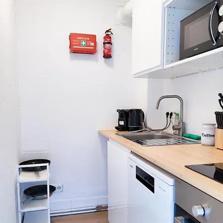 아파트 Alfa 4 Zimmer-apartment Bei Stuttgart Zentral 5 Betten L Bad Kueche Wlan Wm L Langzeitaufenthalte L Bath Kitchen 5 Beds Wifi Wm L Long 코른베스트하임